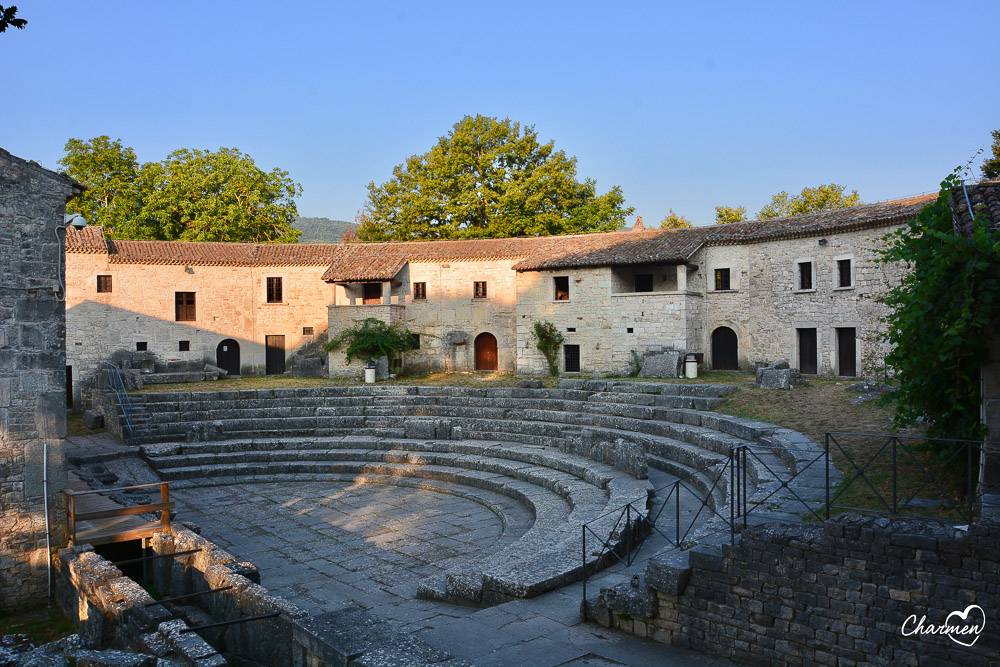 Altilia-Sepino-teatro