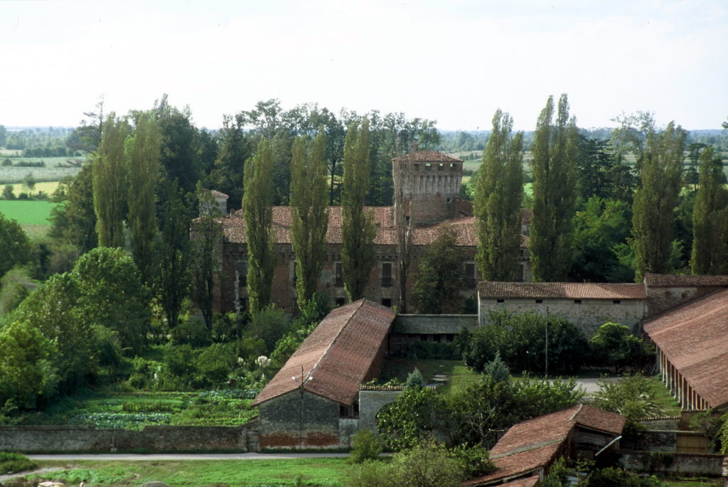 borgo-san-giacomo_padernello_castello-di-padernello_borghi_brescia_lombardia_rurale_pioppi